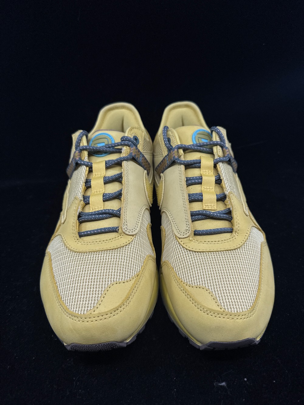 *USED* NIKE AIR MAX 1 X TRAVIS SCOTT - SATURN GOLD