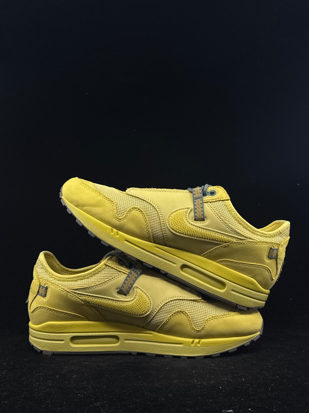 *USED* NIKE AIR MAX 1 X TRAVIS SCOTT - SATURN GOLD