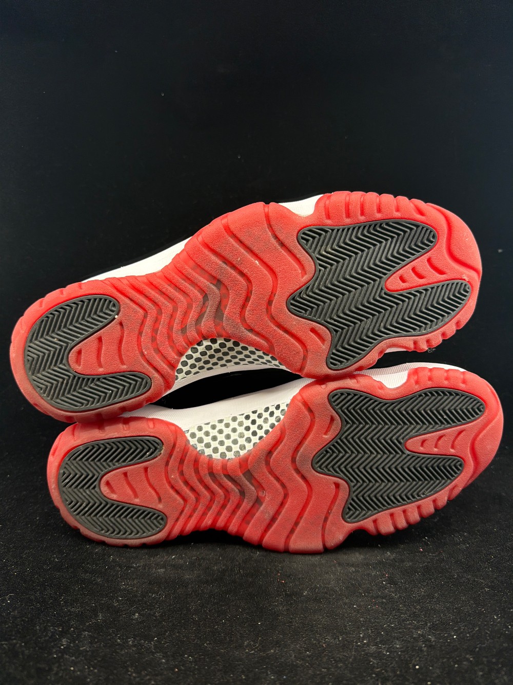 *USED/NO BOX* AJ 11 - PLAYOFF BRED (2019)