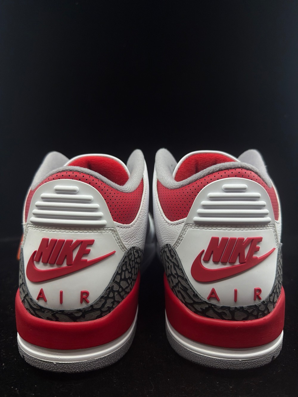 AJ 3 - FIRE RED (2022)
