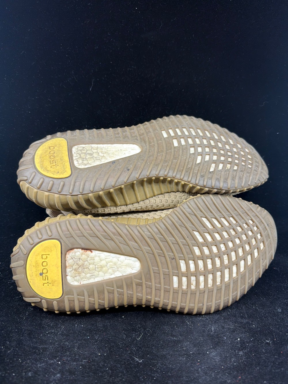 *USED/NO BOX* YEEZY 350 V2 - EARTH