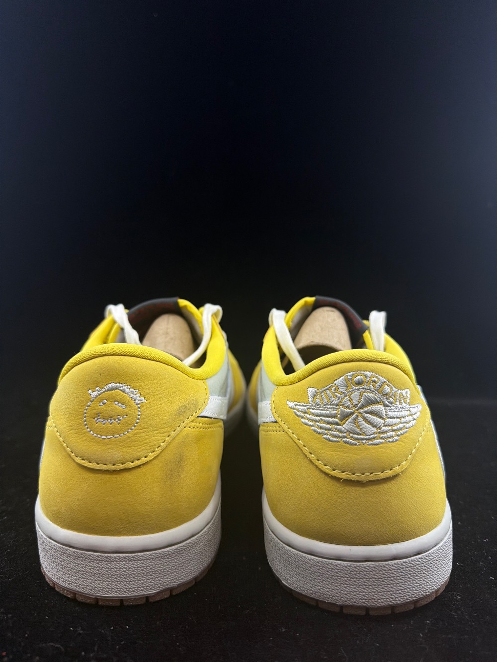 *USED* AJ 1 X TRAVIS SCOTT (W) - CANARY