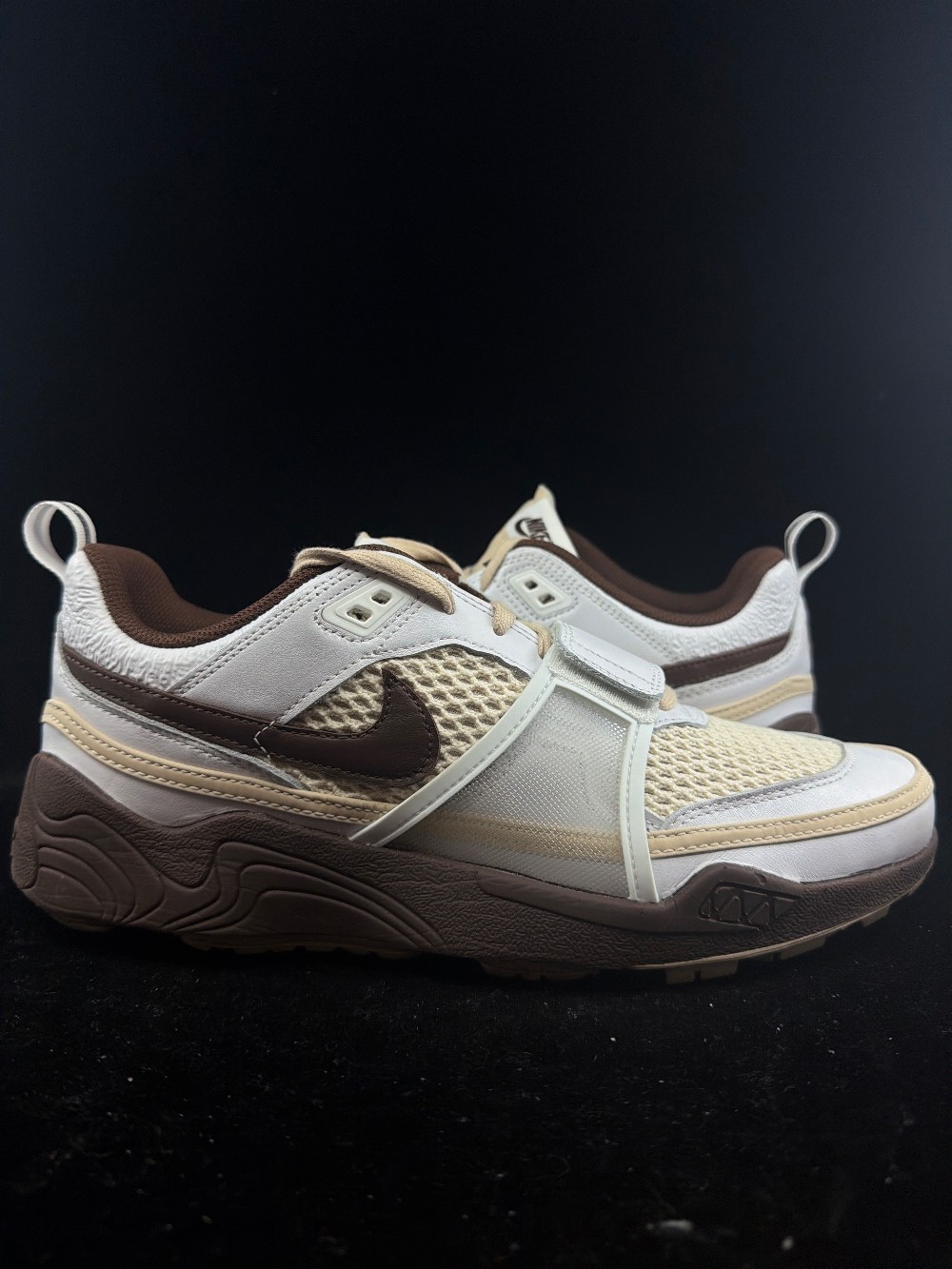 *USED* NIKE ZOOM FIELD JAXX X TRAVIS SCOTT - LIGHT CHOCOLATE