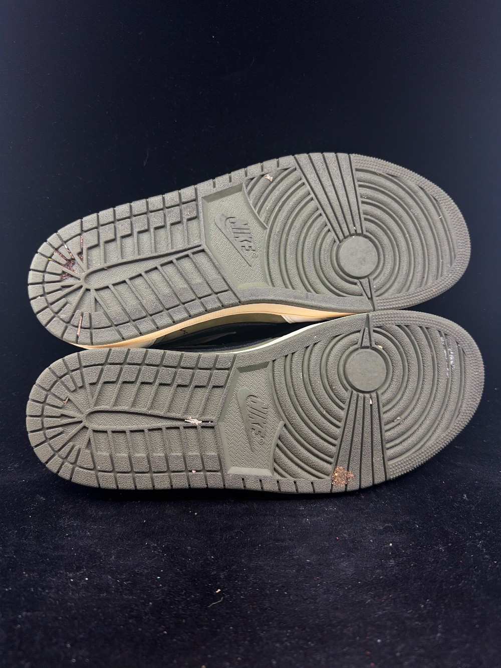 *USED* AJ 1 X TRAVIS SCOTT - MEDIUM OLIVE