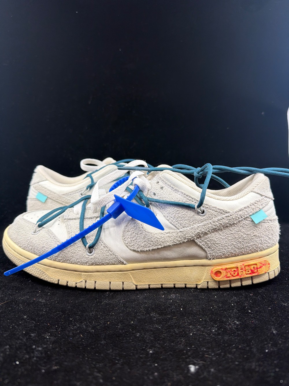 *USED* NIKE DUNK LOW X OFF-WHITE - LOT 16