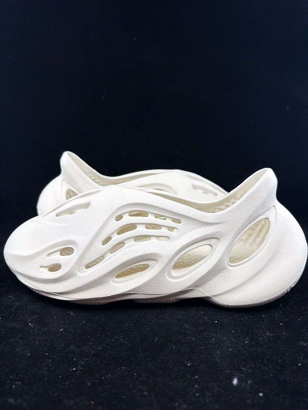 *VNDS* YEEZY FOAM RUNNER - ARARAT