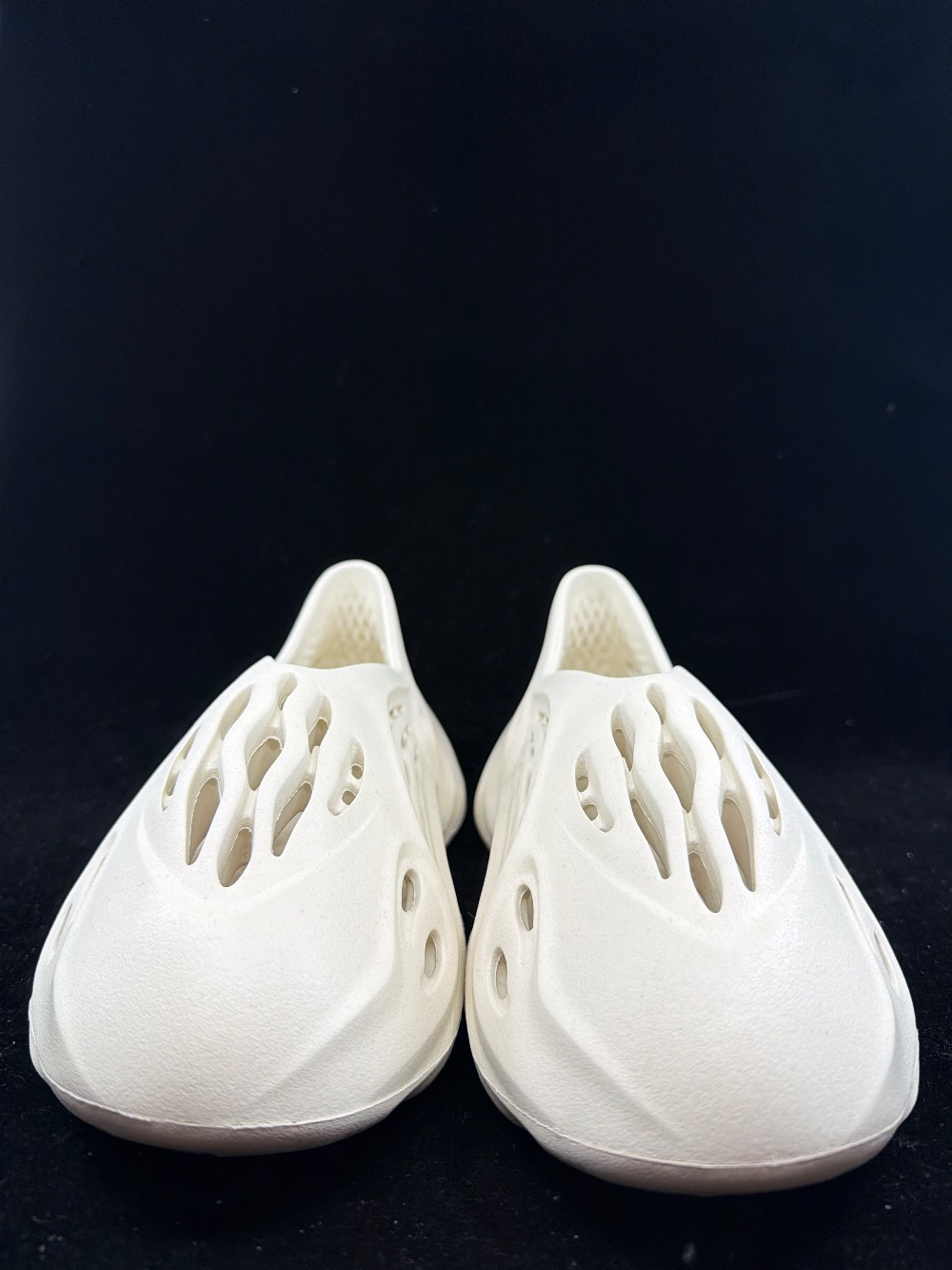 *VNDS* YEEZY FOAM RUNNER - ARARAT