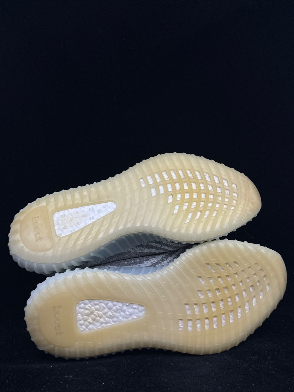 *USED* YEEZY 350 V2 - BLUE TINT