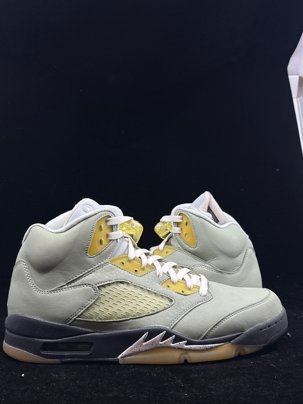 *USED* AJ 5 - JADE HORIZON
