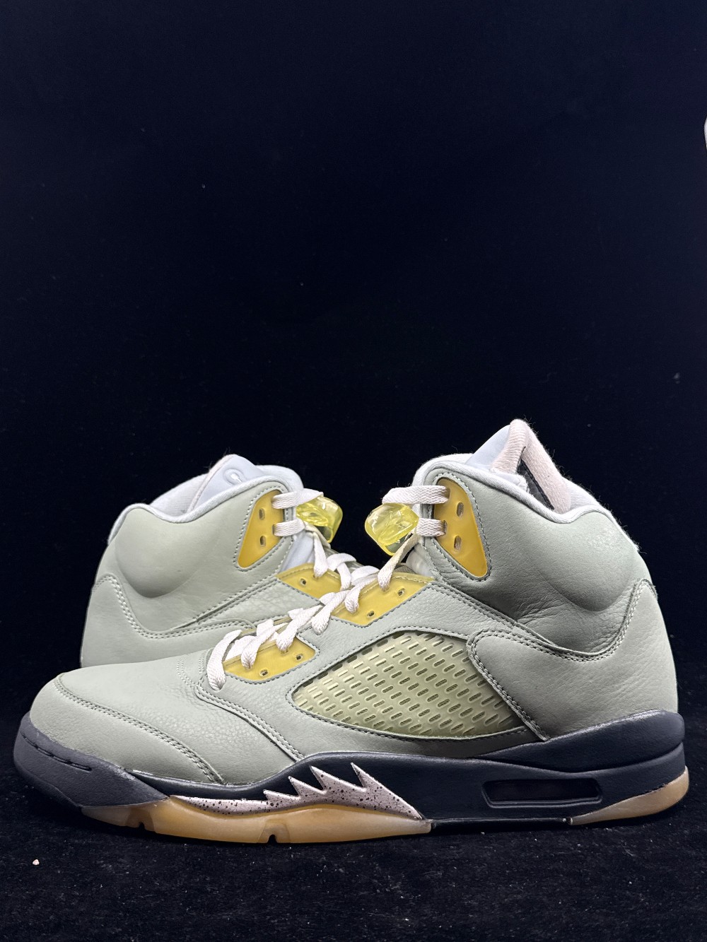 *USED* AJ 5 - JADE HORIZON