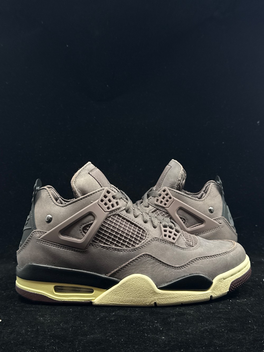 *USED* AJ 4 X A MA MANIERE - VIOLET ORE