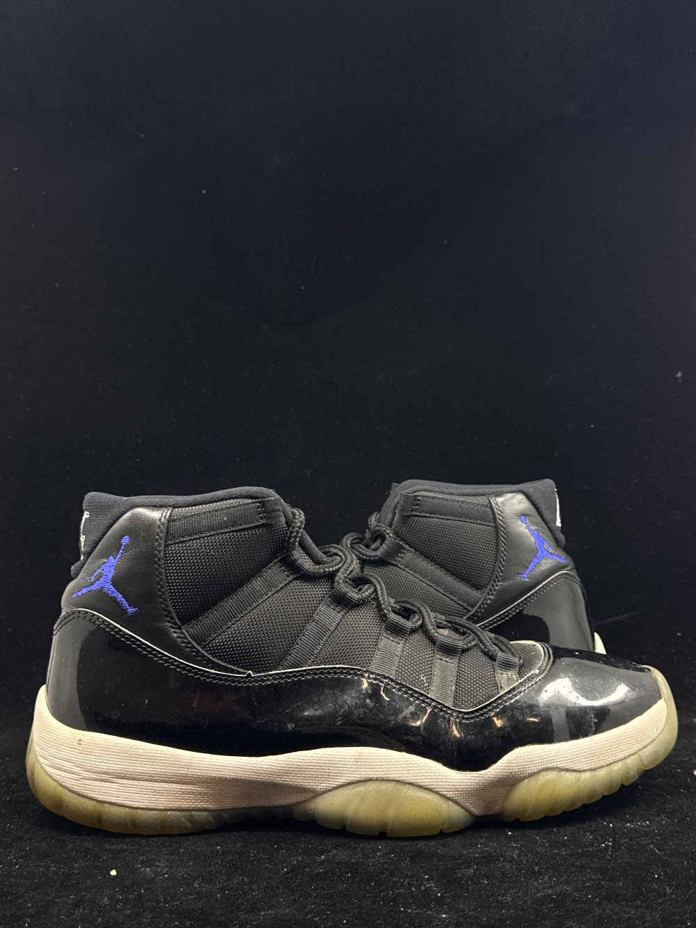 *USED* AJ 11 - SPACE JAM (2016)