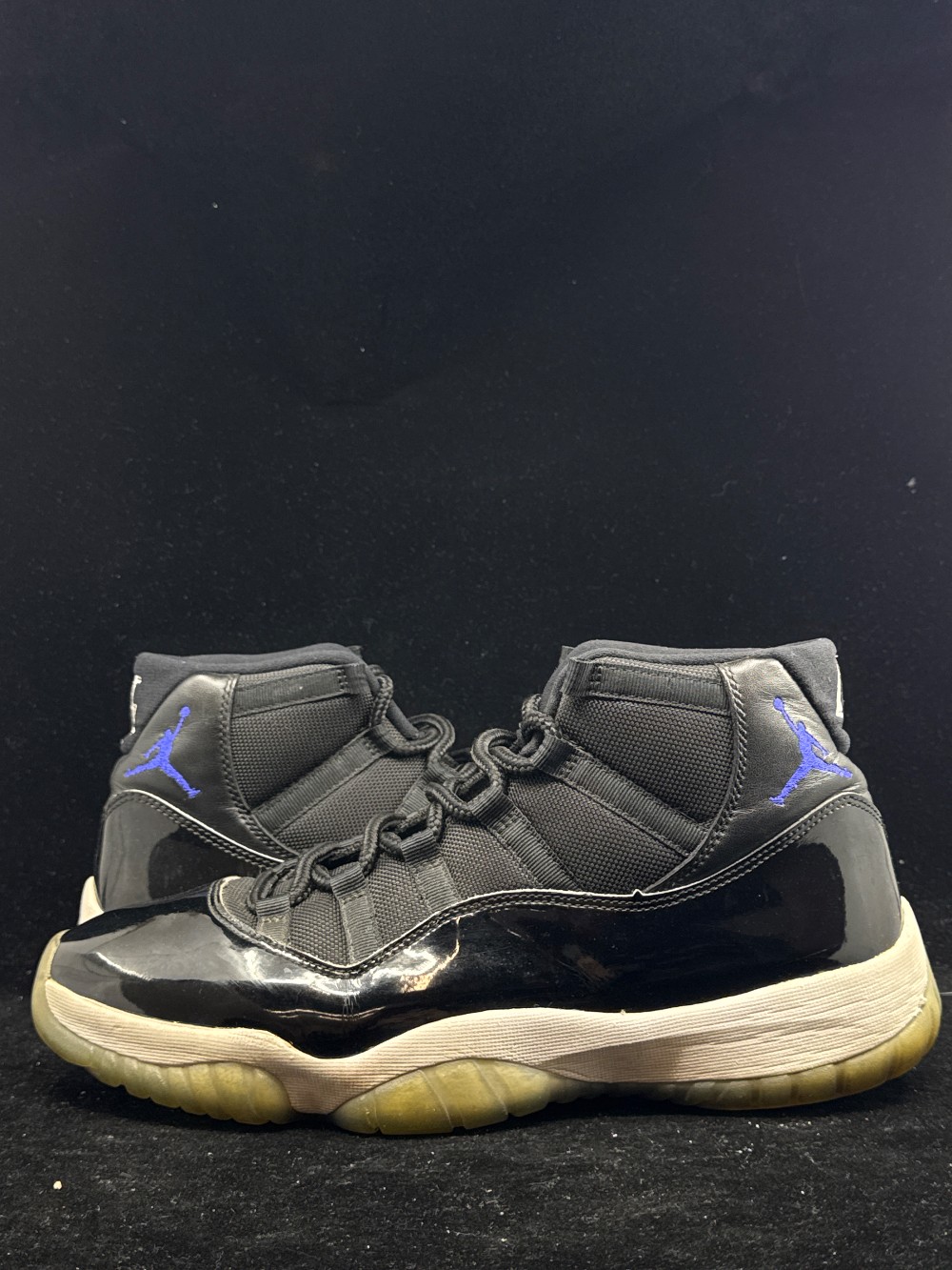 *USED* AJ 11 - SPACE JAM (2016)