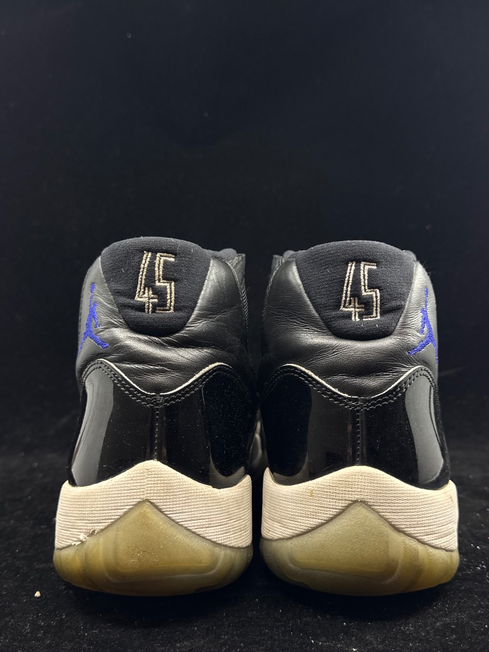 *USED* AJ 11 - SPACE JAM (2016)