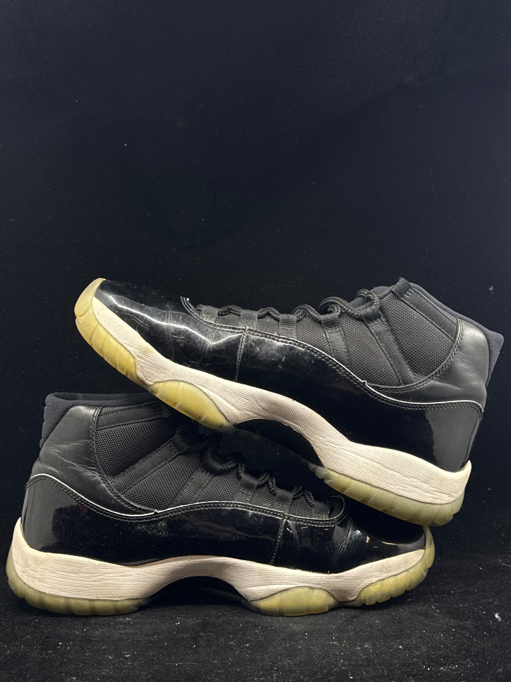 *USED* AJ 11 - SPACE JAM (2016)