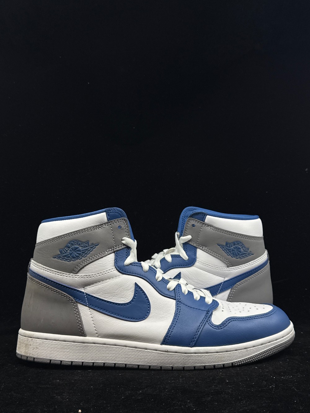 *USED* AJ 1 - TRUE BLUE