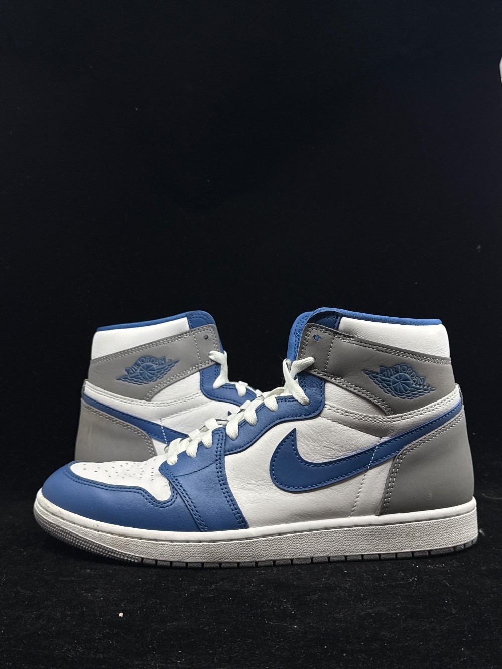 *USED* AJ 1 - TRUE BLUE