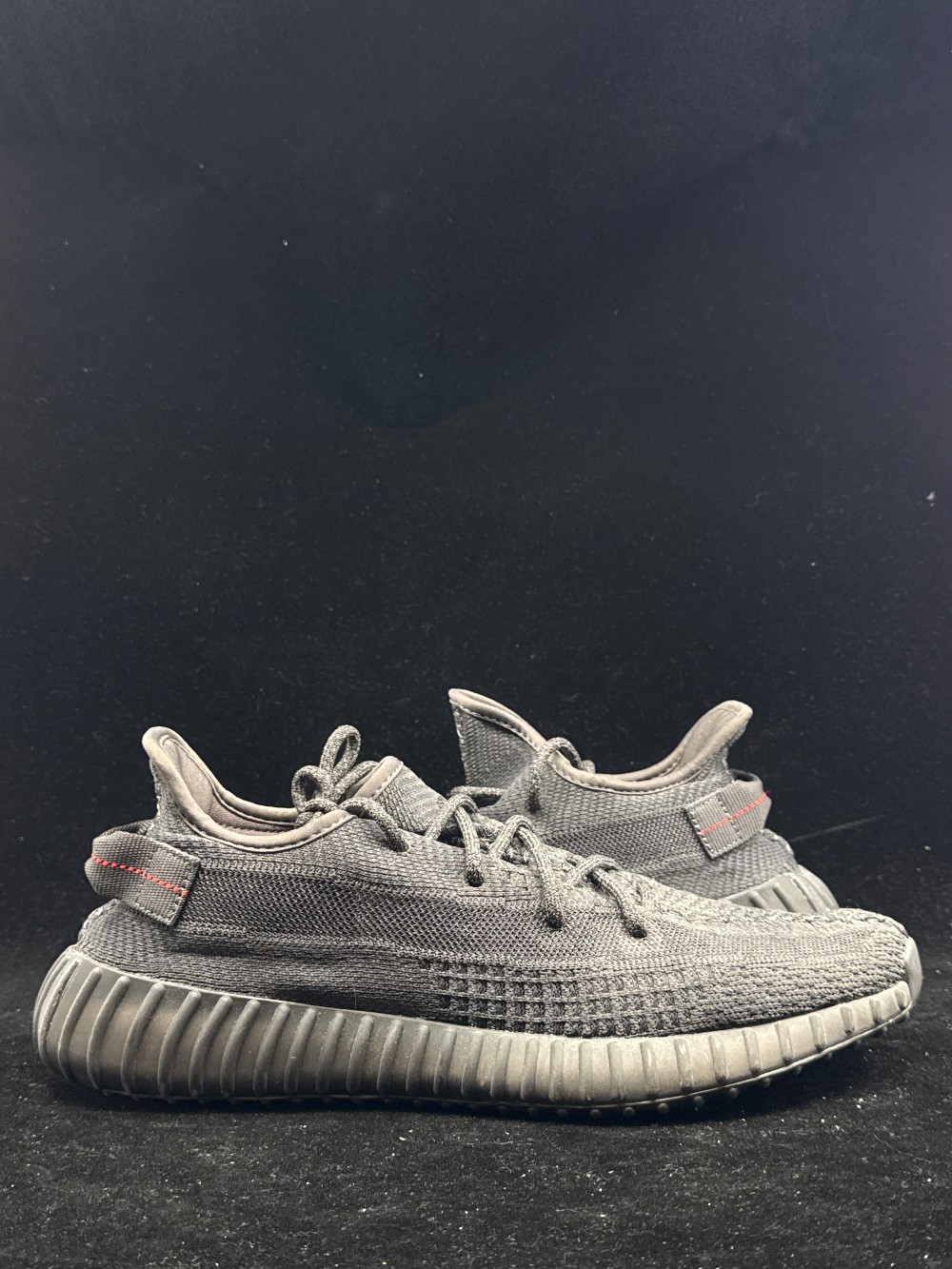 *USED* YEEZY 350 V2 - BLACK (NON-REFECTIVE)