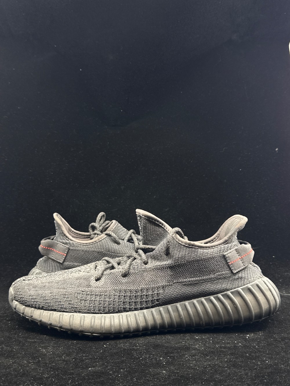 *USED* YEEZY 350 V2 - BLACK (NON-REFECTIVE)