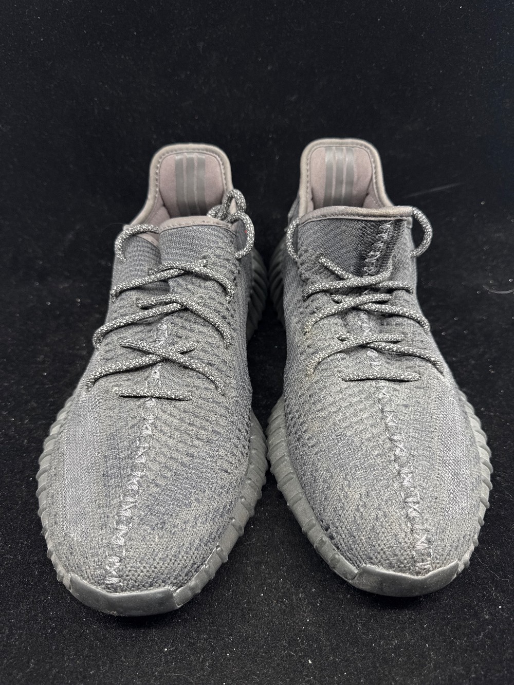 *USED* YEEZY 350 V2 - BLACK (NON-REFECTIVE)