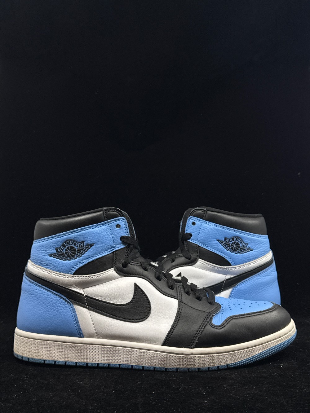*USED* AJ 1 - UNC TOE
