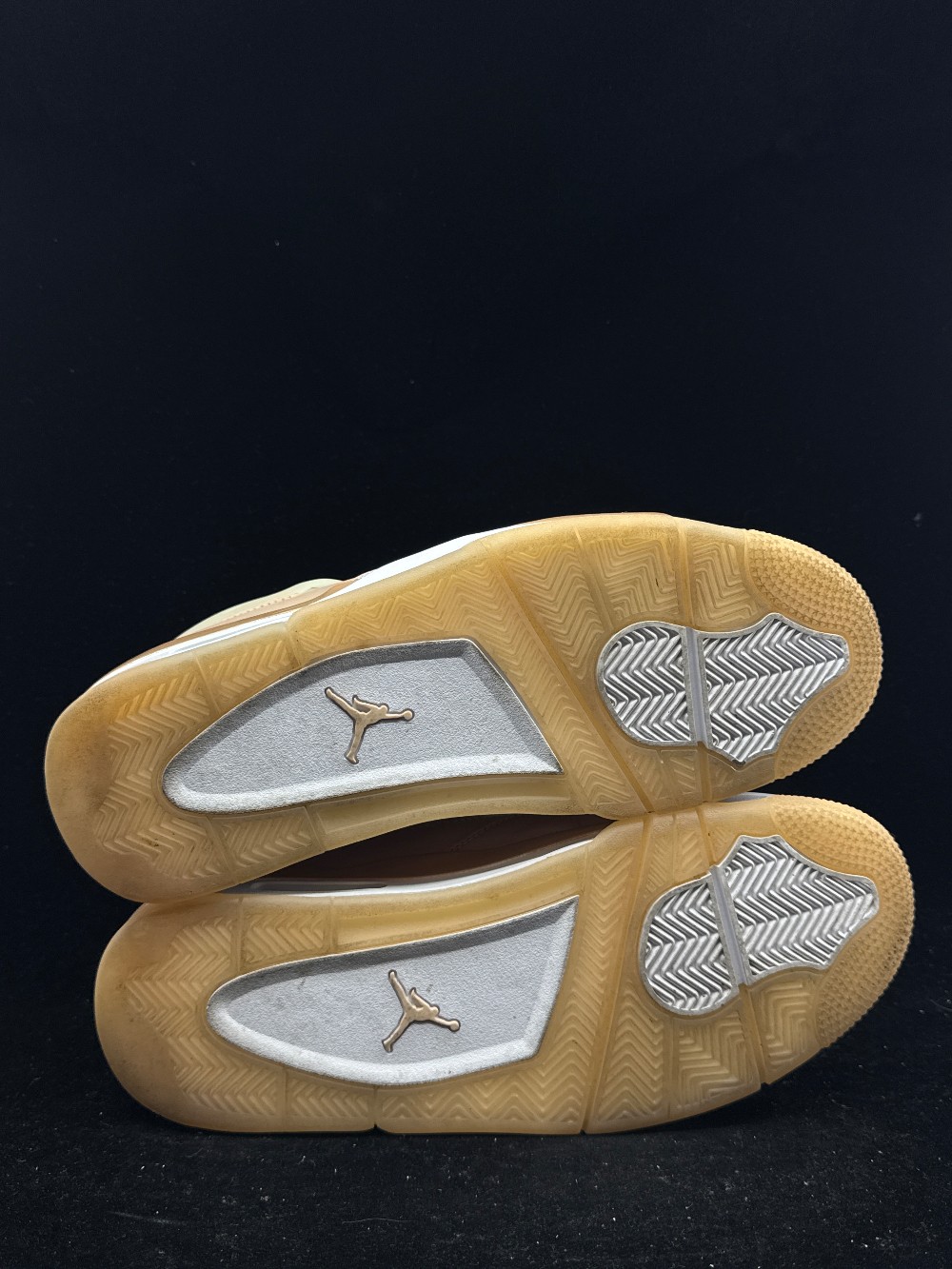 *USED* AJ 4 (W) - SHIMMER