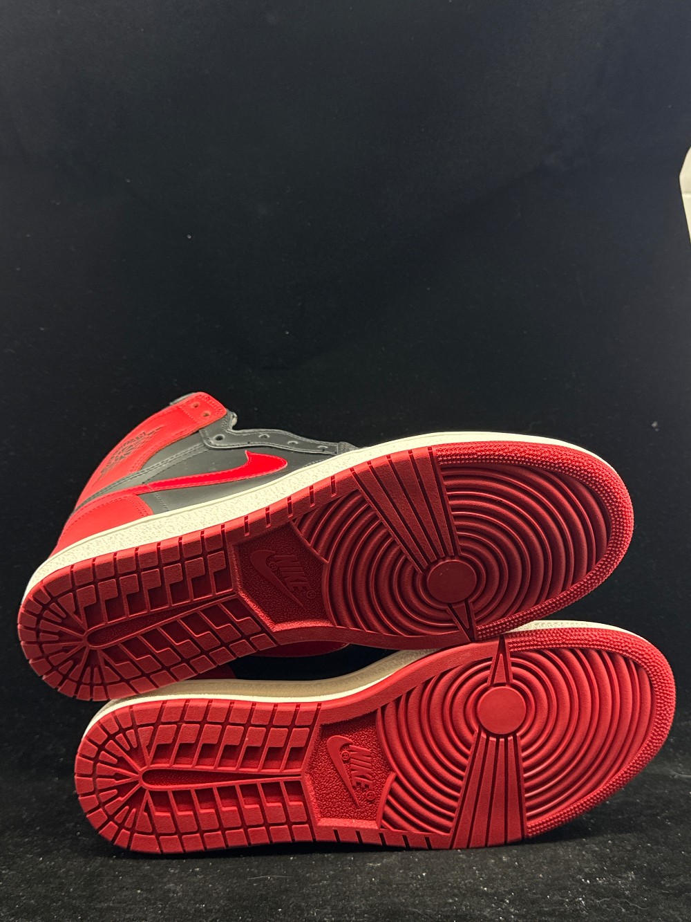 AJ 1 '85 - BRED (2025)