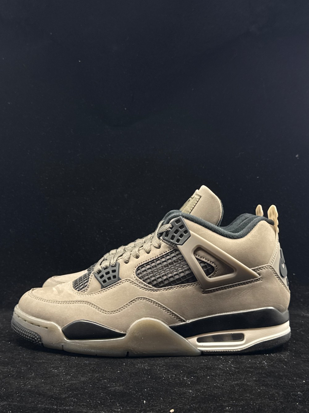 AJ 4 - CAVE STONE