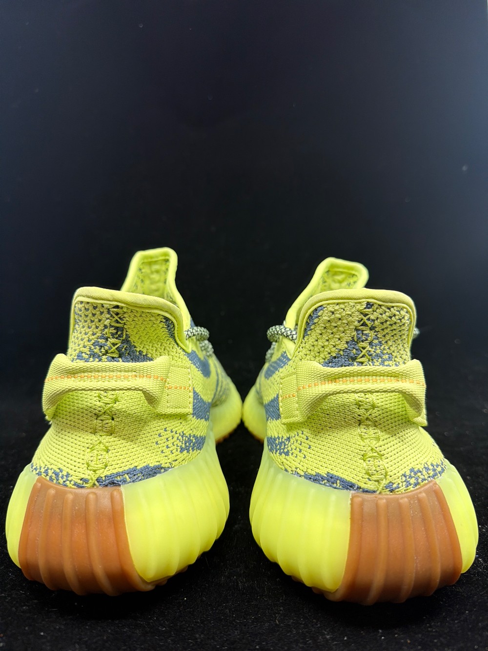 *USED* YEEZY BOOST 350 V2 - SEMI FROZEN YELLOW