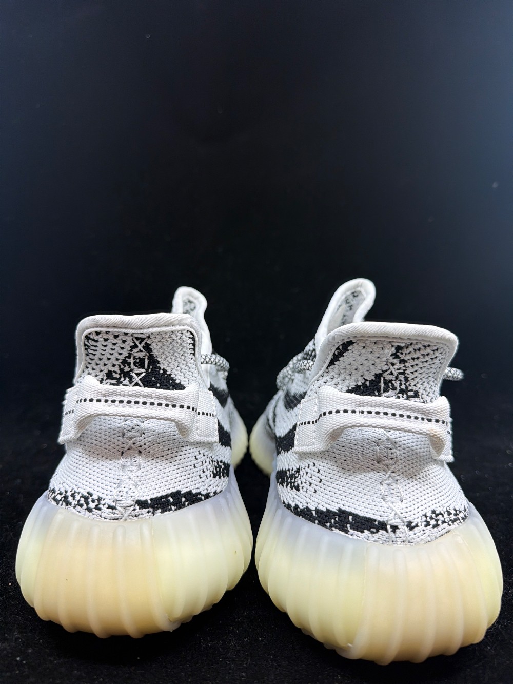 *USED* YEEZY BOOST 350 V2 - ZEBRA
