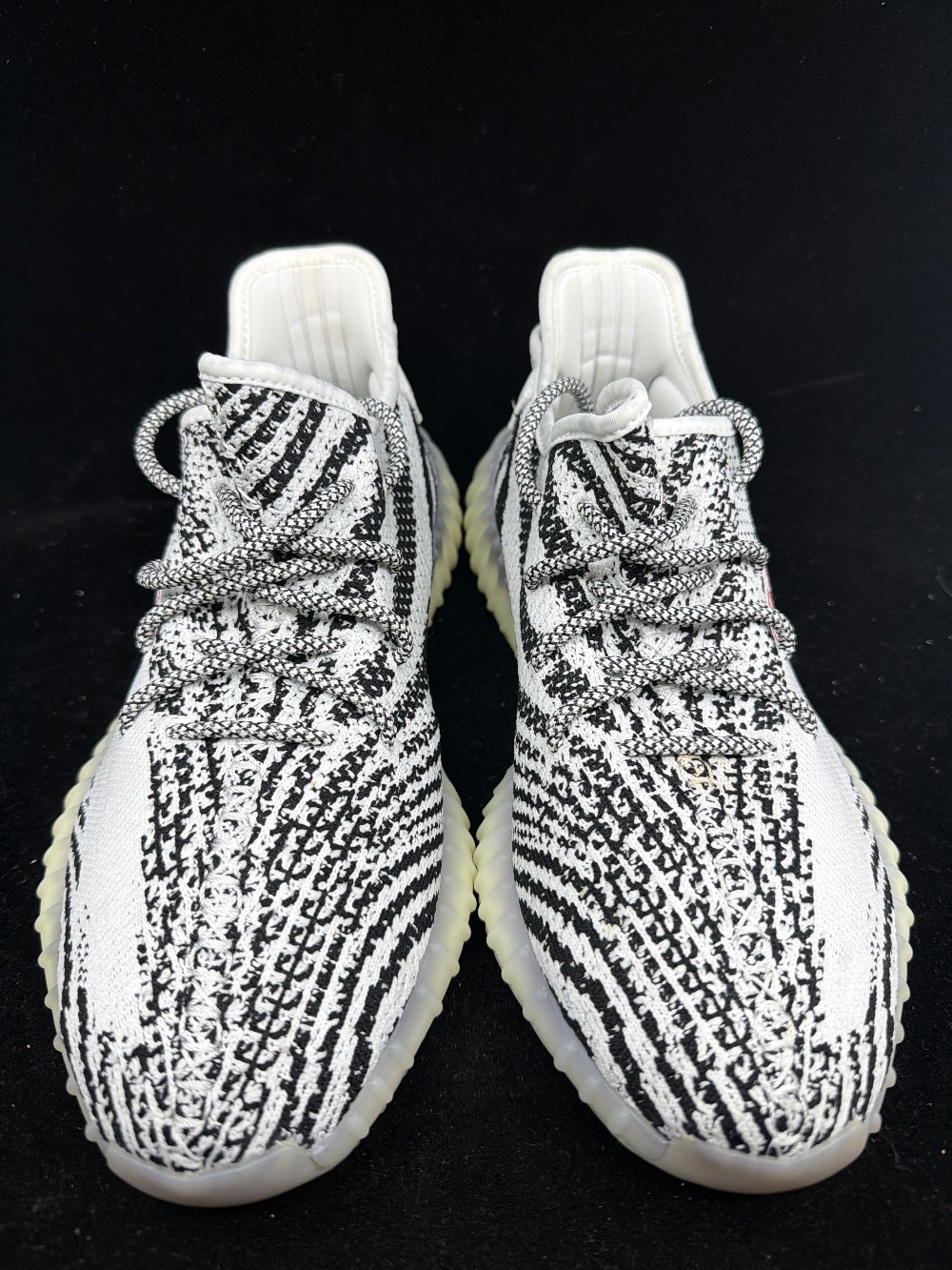 *USED* YEEZY BOOST 350 V2 - ZEBRA