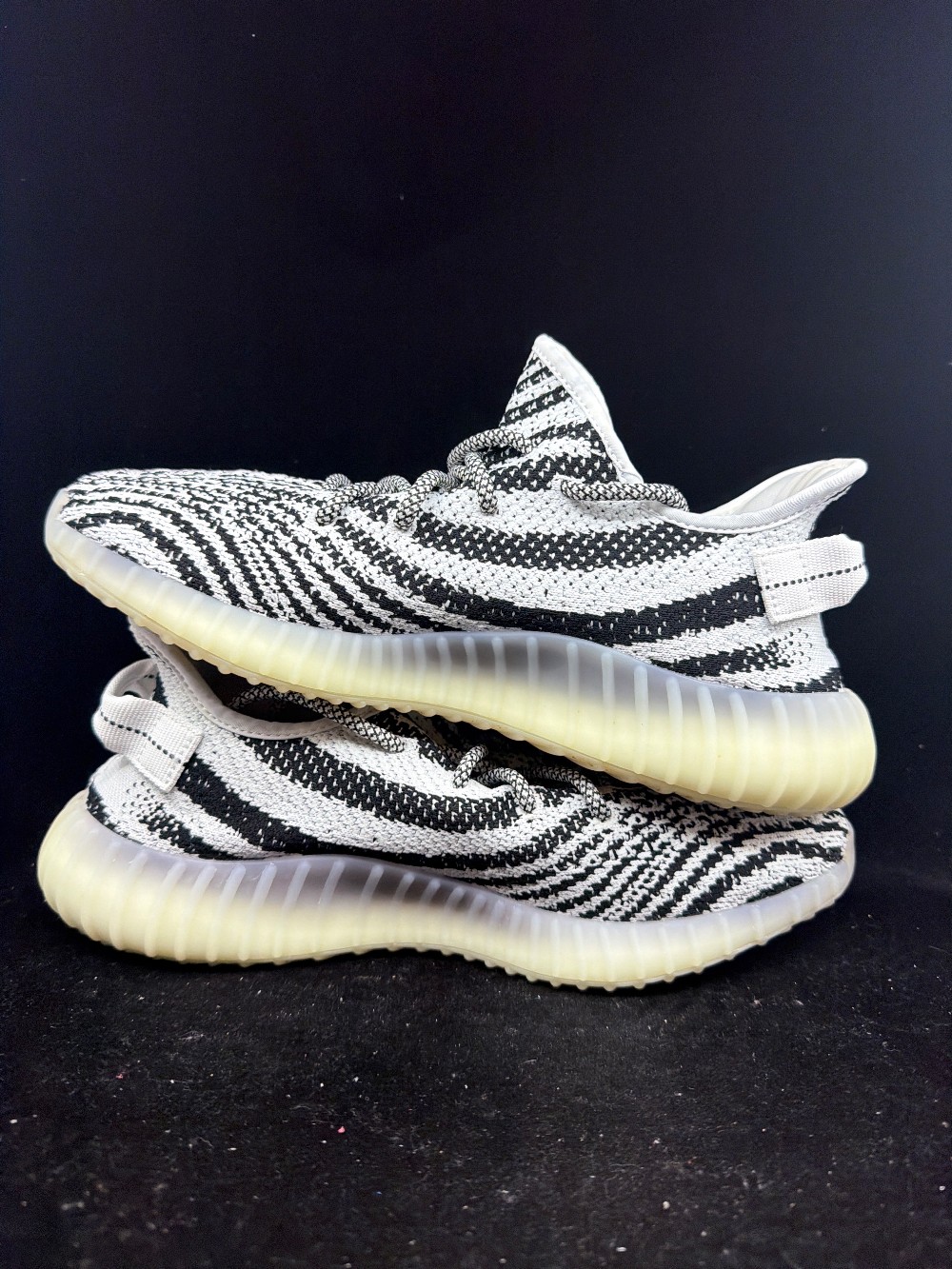 *USED* YEEZY BOOST 350 V2 - ZEBRA
