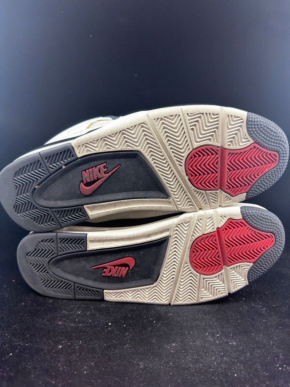 *USED* AJ 4 - FLIGHT CLUB