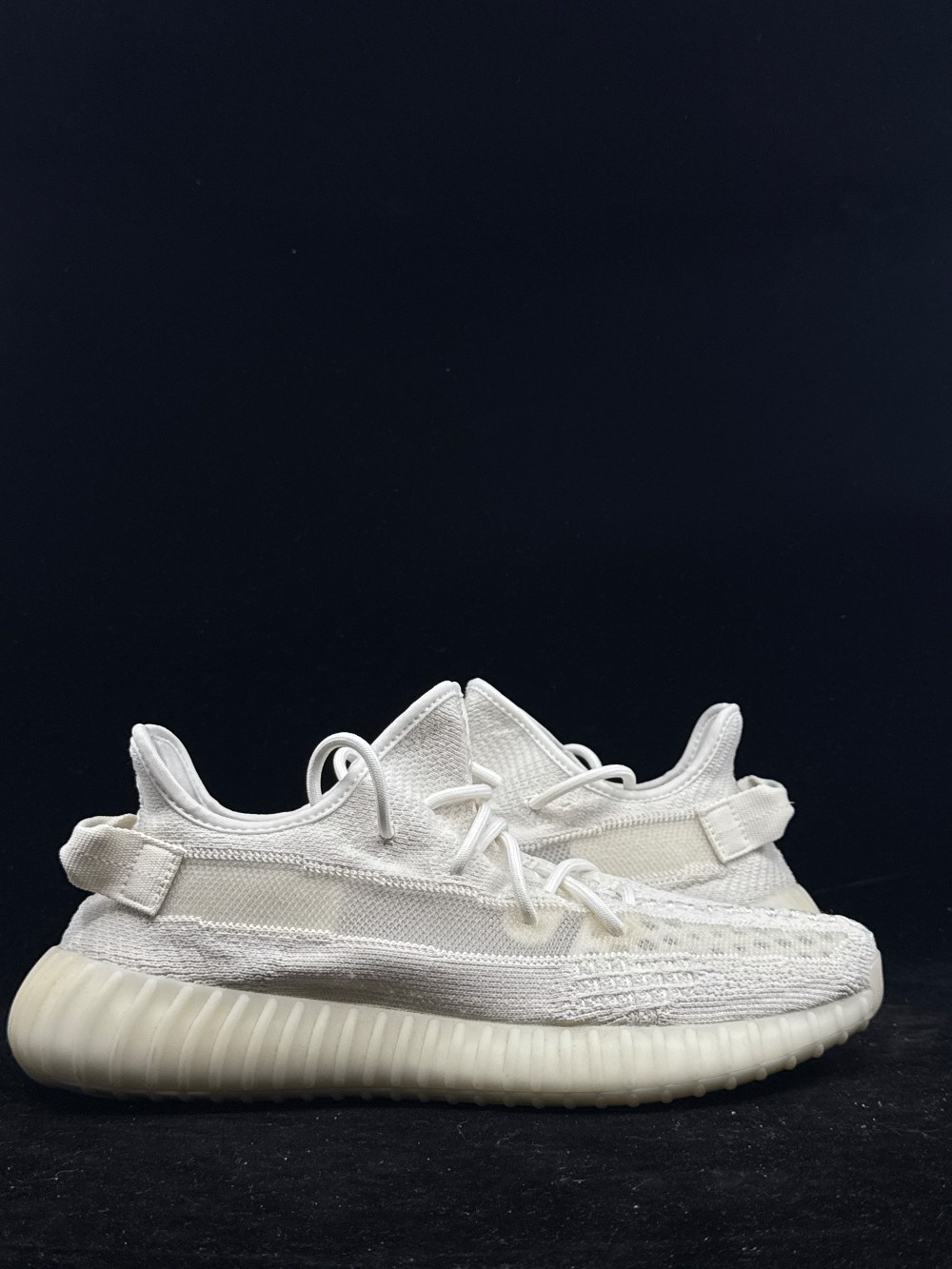 *USED* YEEZY 350 BOOST V2 - BONE