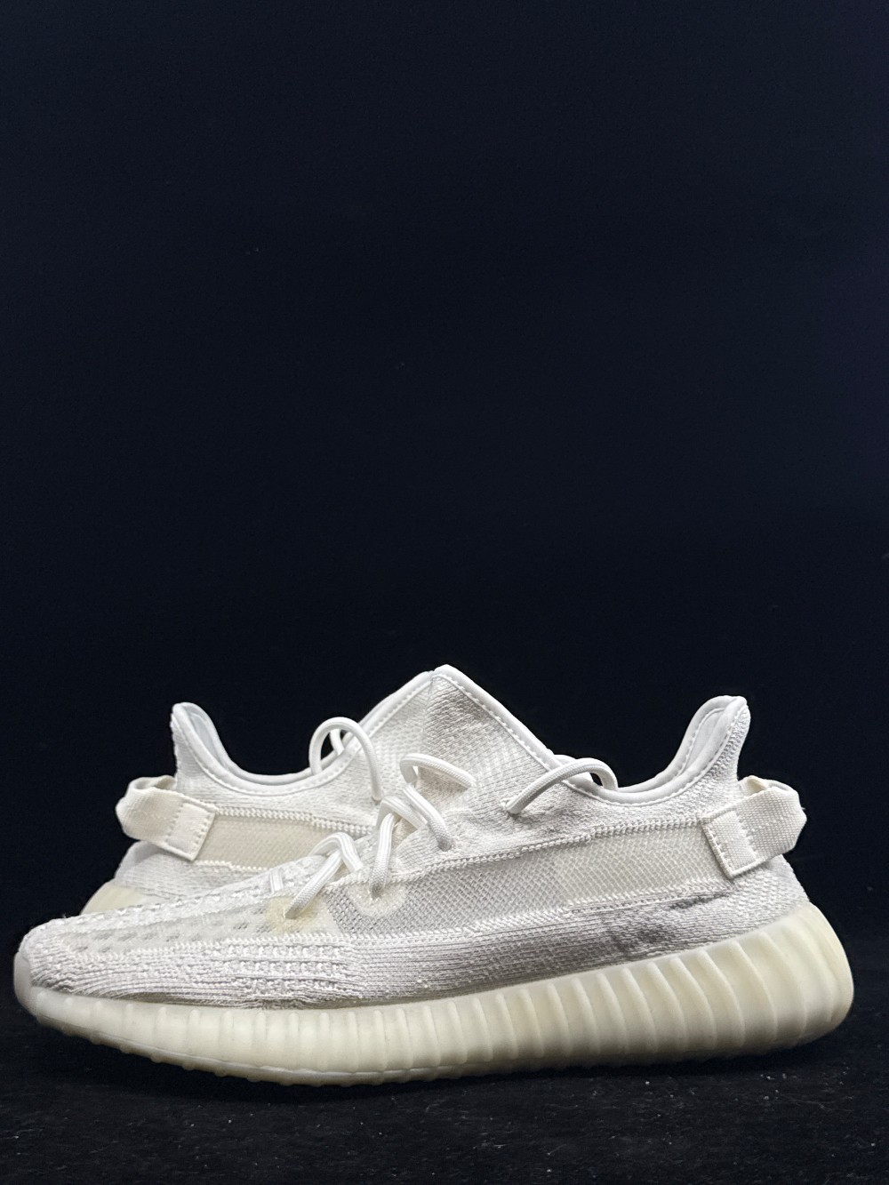 *USED* YEEZY 350 BOOST V2 - BONE