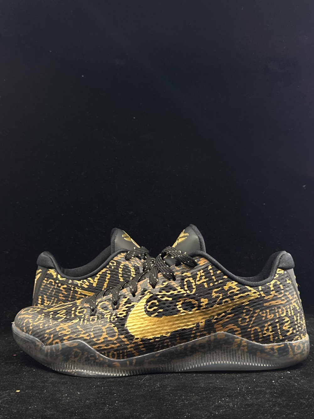 *USED/NO BOX* NIKE KOBE 11 LOW - NIKEID (2016)