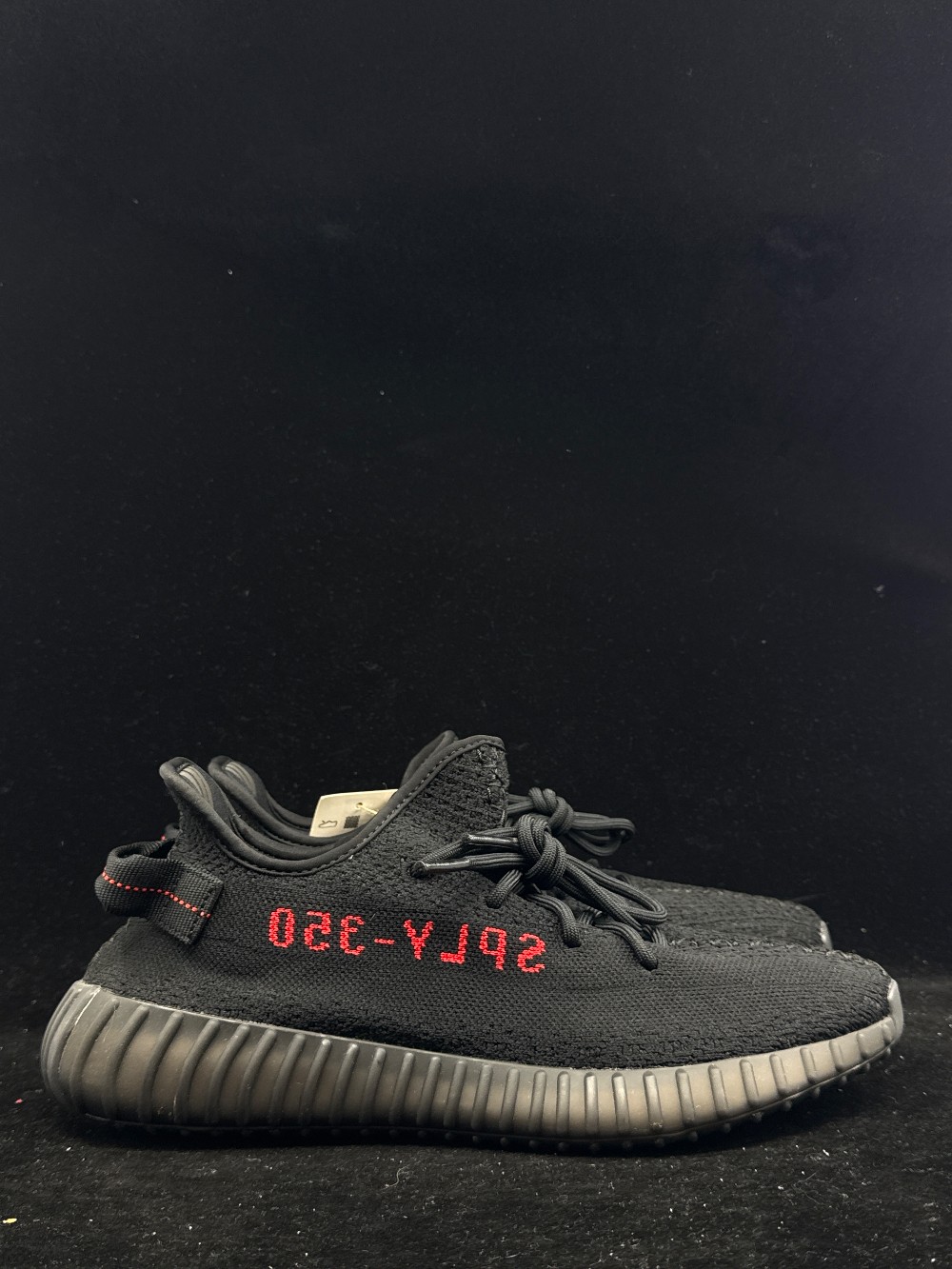 YEEZY 350 BOOST V2 - BLACK RED
