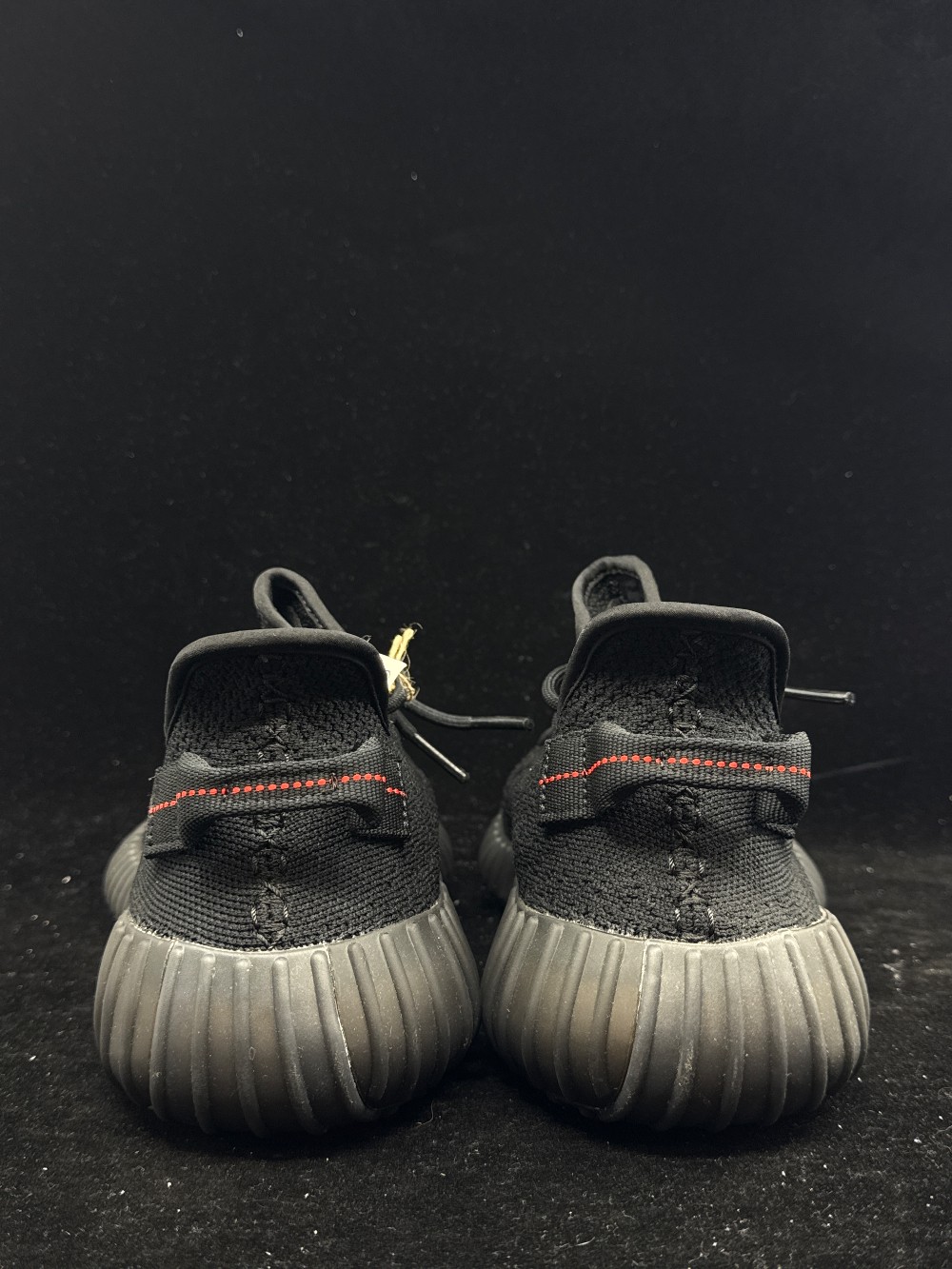 YEEZY 350 BOOST V2 - BLACK RED