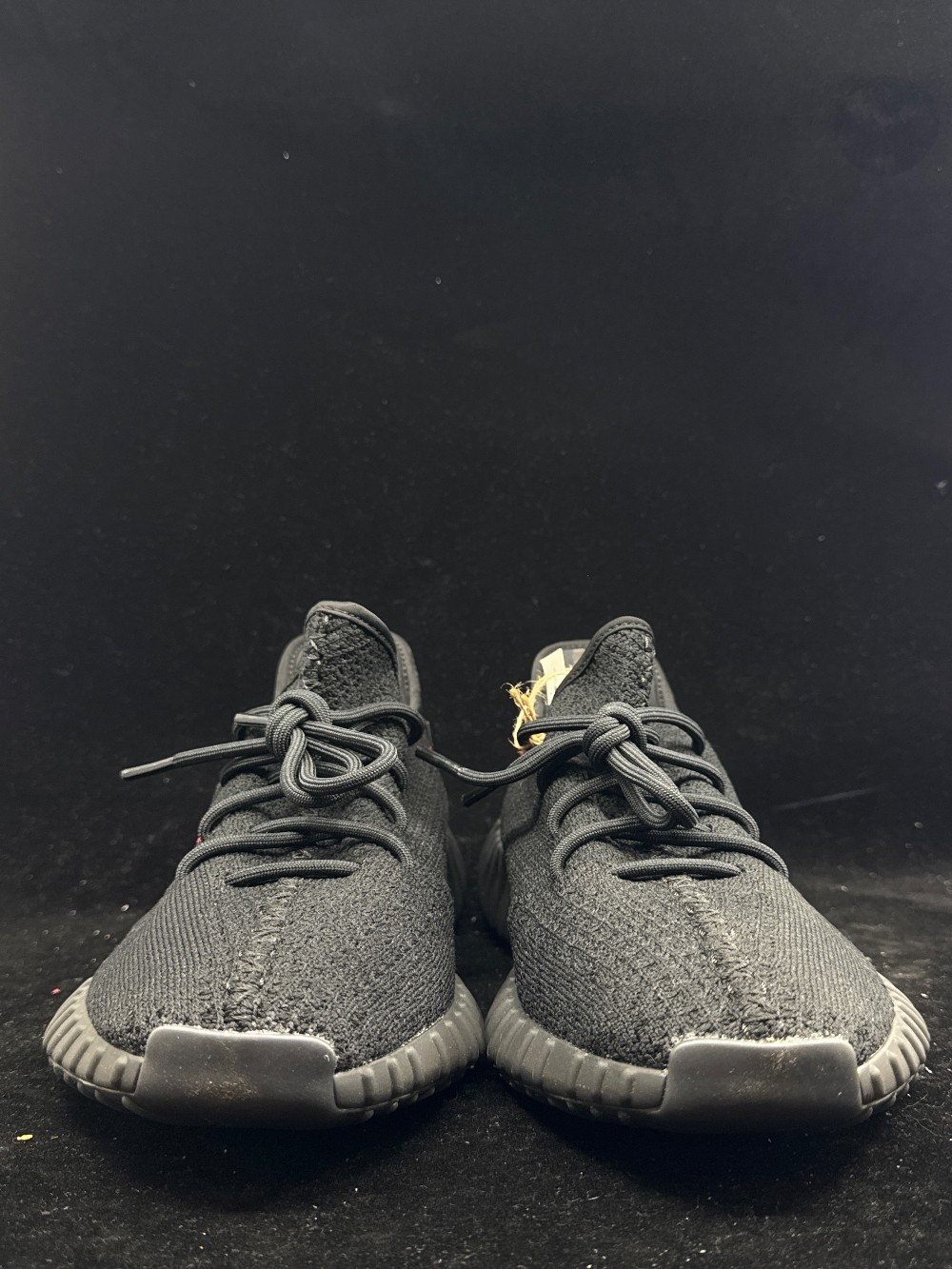 YEEZY 350 BOOST V2 - BLACK RED