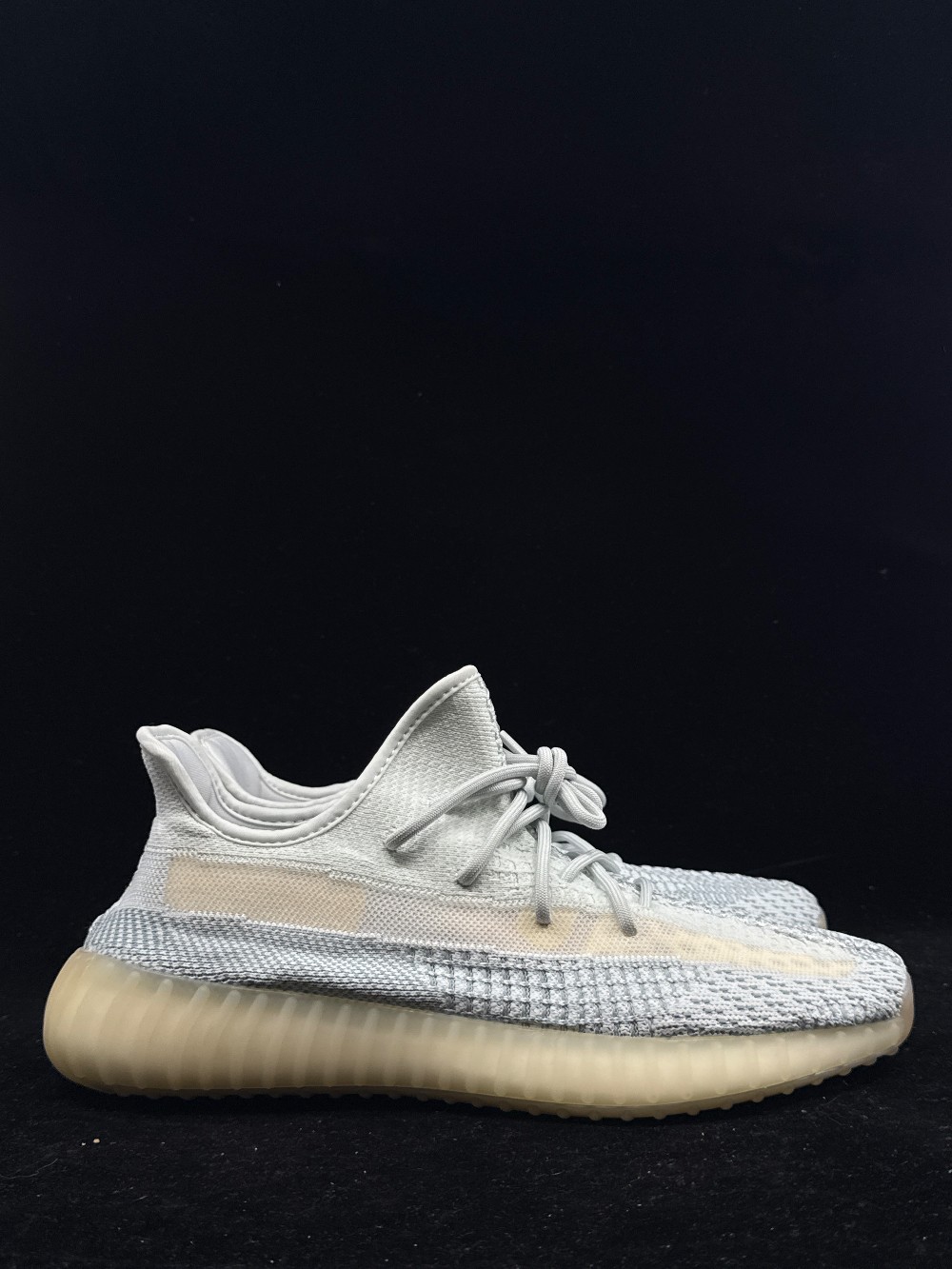 YEEZY 350 BOOST V2 - CLOUD WHITE (NON-REFLECTIVE)