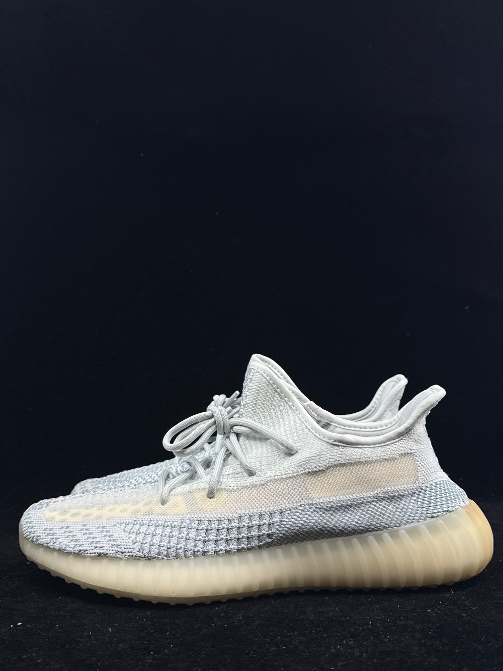 YEEZY 350 BOOST V2 - CLOUD WHITE (NON-REFLECTIVE)