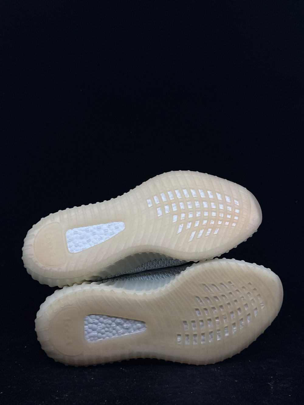 YEEZY 350 BOOST V2 - CLOUD WHITE (NON-REFLECTIVE)