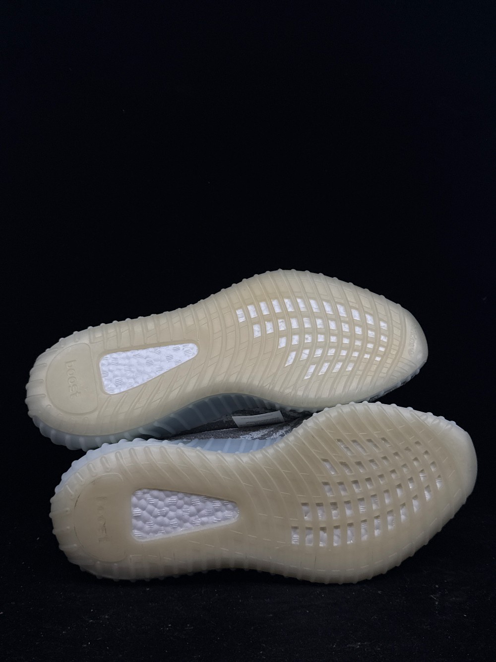 YEEZY 350 BOOST V2 - BLUE TINT