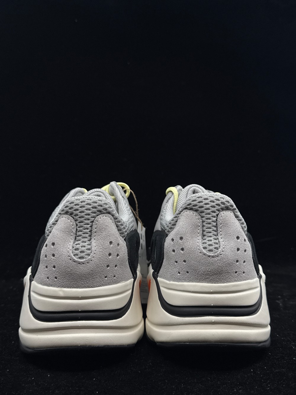 YEEZY 700 BOOST - WAVE RUNNER