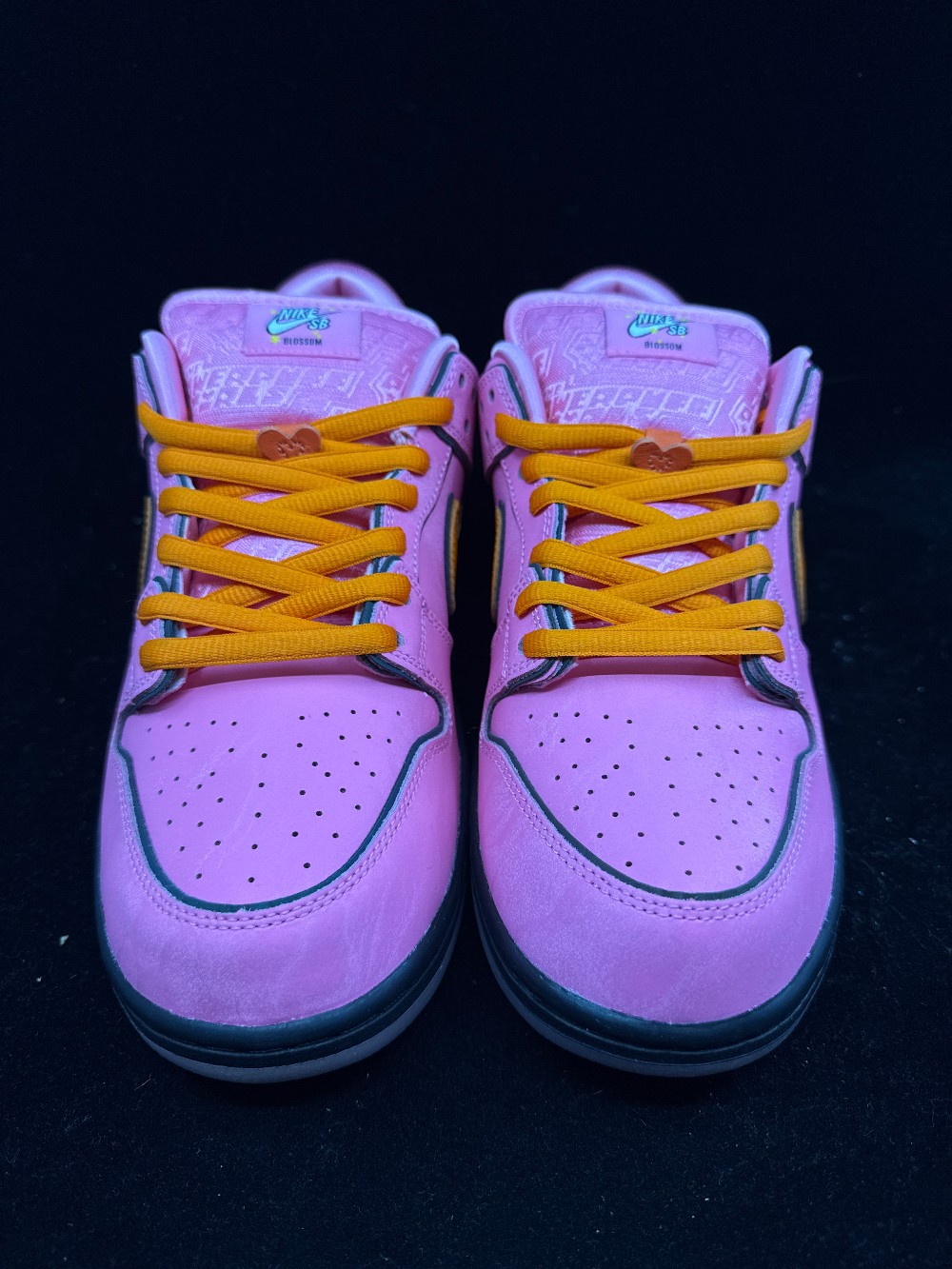 NIKE SB DUNK LOW - THE POWERPUFF GIRLS BLOSSOM