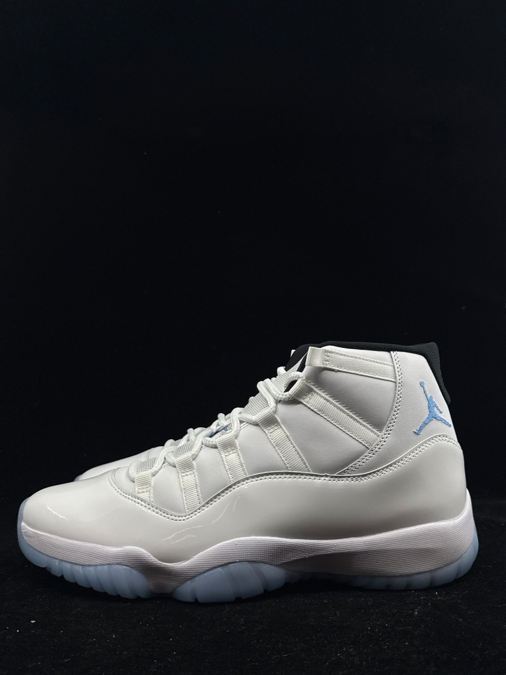 AJ 11 - LEGEND BLUE (2024)