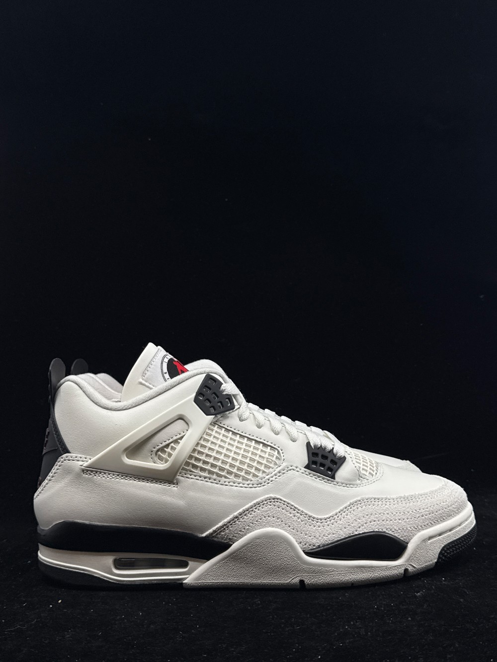 AJ 4 - FLIGHT CLUB