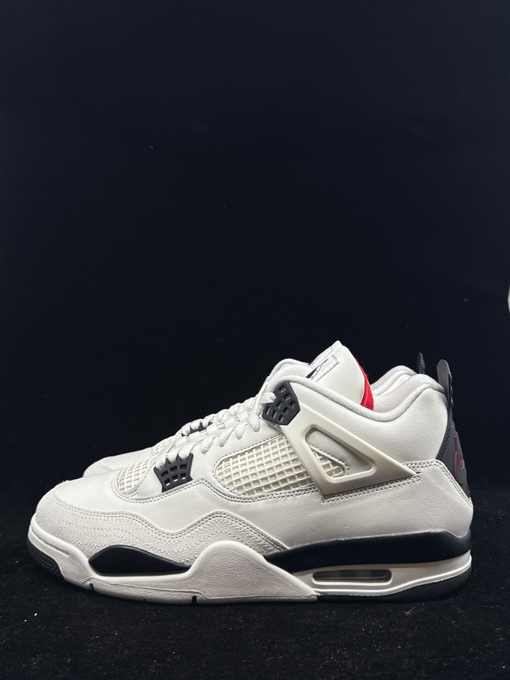 AJ 4 - FLIGHT CLUB