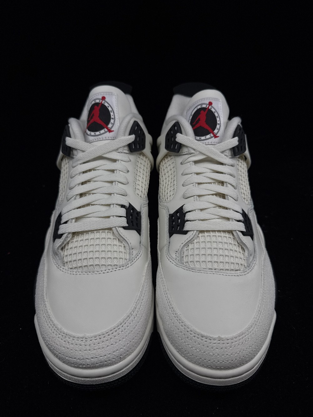 AJ 4 - FLIGHT CLUB