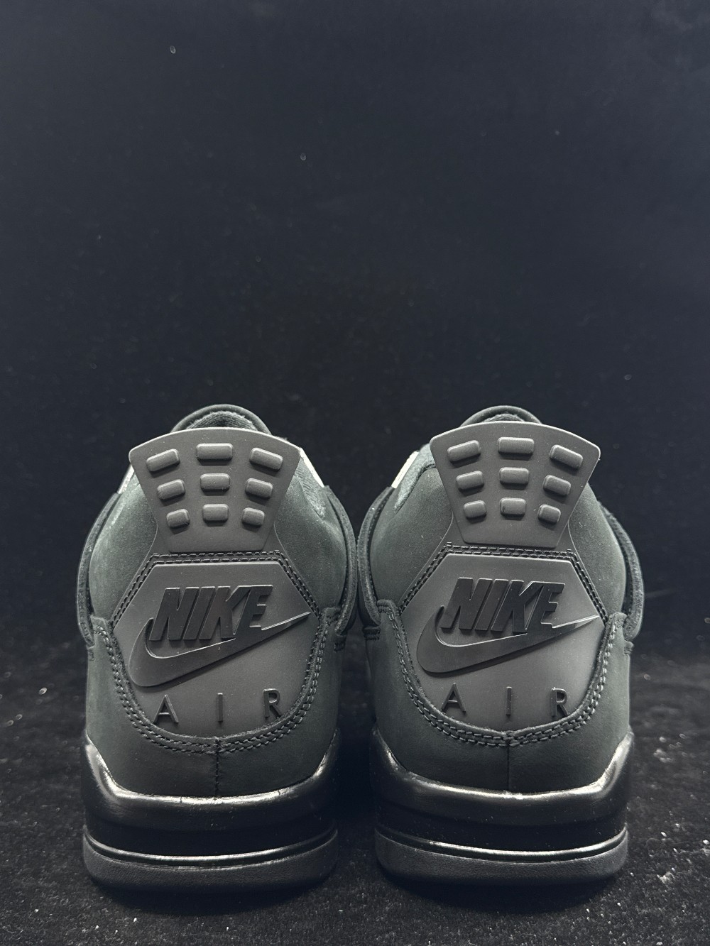 AJ 4 - BLACK CAT (2025)